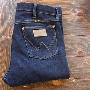 Wrangler Men's Deep Indigo Straight Jeans